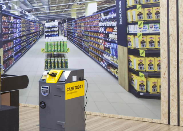 Redes de supermercados, farmácias, lotéricas e postos de gasolina optam por cofres inteligentes Redes de supermercados, farmácias, lotéricas e postos de gasolina optam por cofres inteligentes
