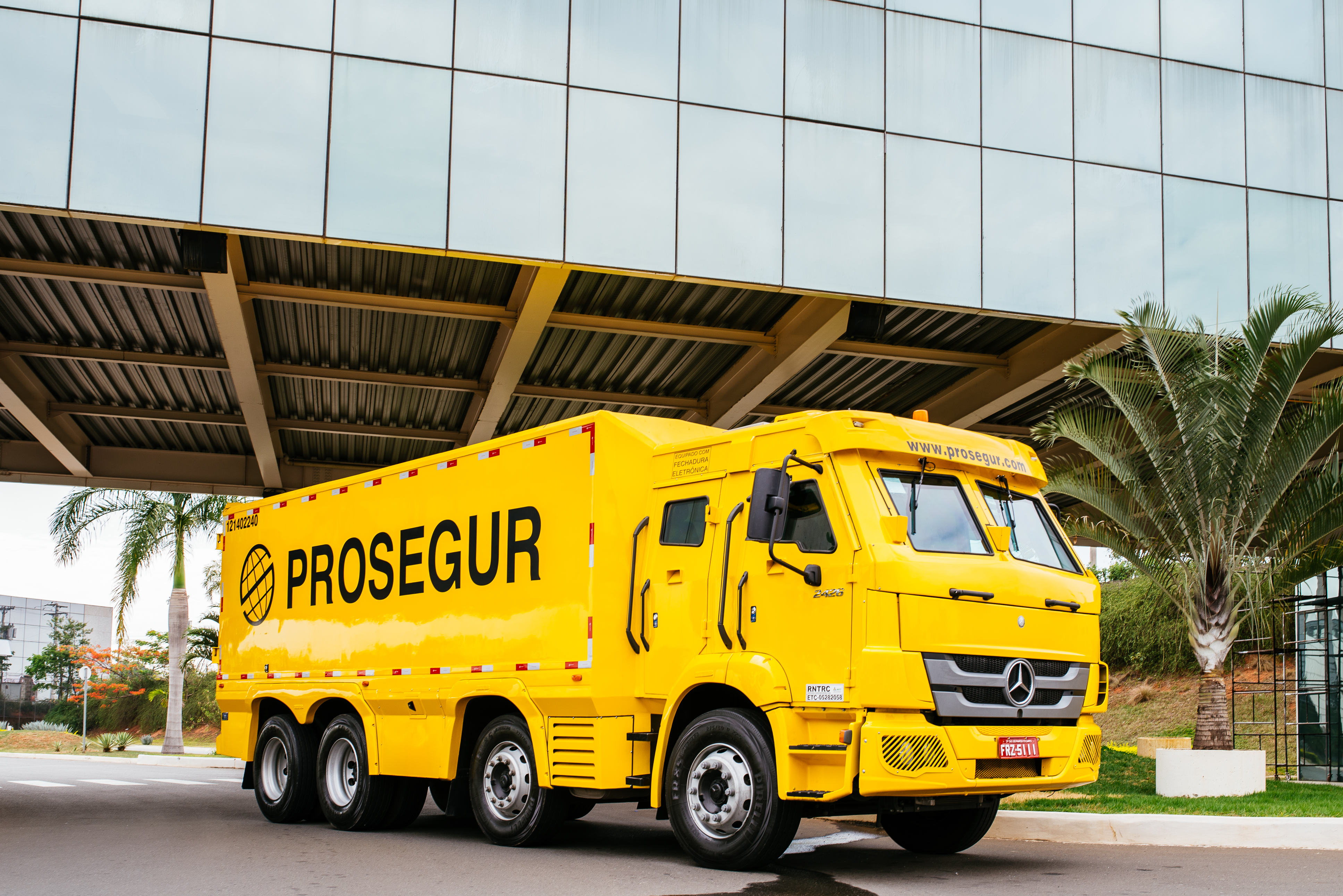 Prosegur Cash destaca segurança na cadeia farmacêutica e apresenta caminhão blindado refrigerado na Intermodal 2026 